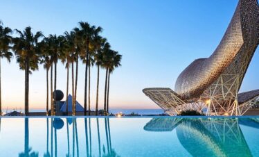 Spain Holiday Package with Famous Tourist Attractions